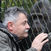 Viktor Ambrož a šimpanz Mango